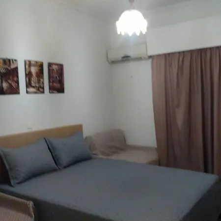 Central Apartment *